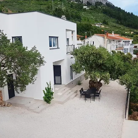 Ctma325 - Holiday House With Private Pool, 8 Persons * Makarska