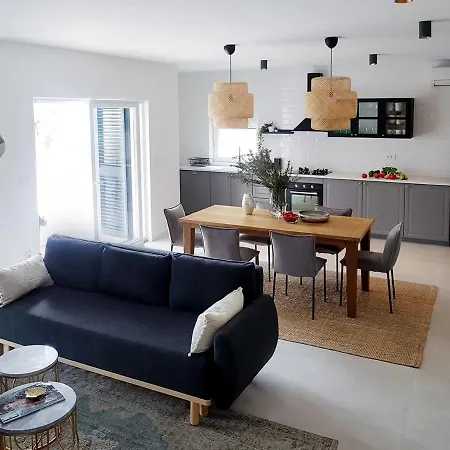 Ctma325 - Holiday House With Private Pool, 8 Persons Hébergement de vacances