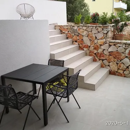 Hébergement de vacances Ctma325 - Holiday House With Private Pool, 8 Persons
